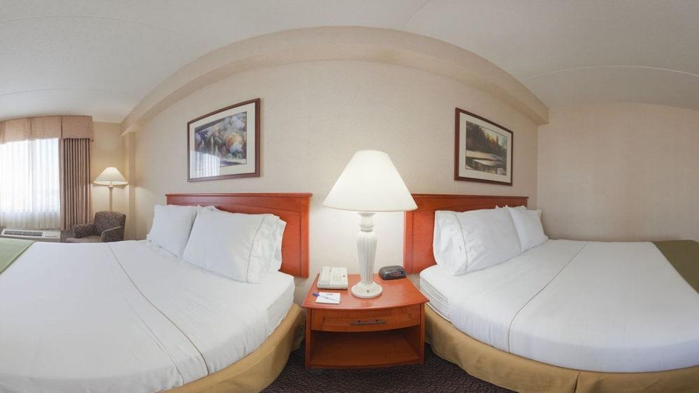 Holiday Inn Express Hotel & Suites Coralville By Ihg Zewnętrze zdjęcie