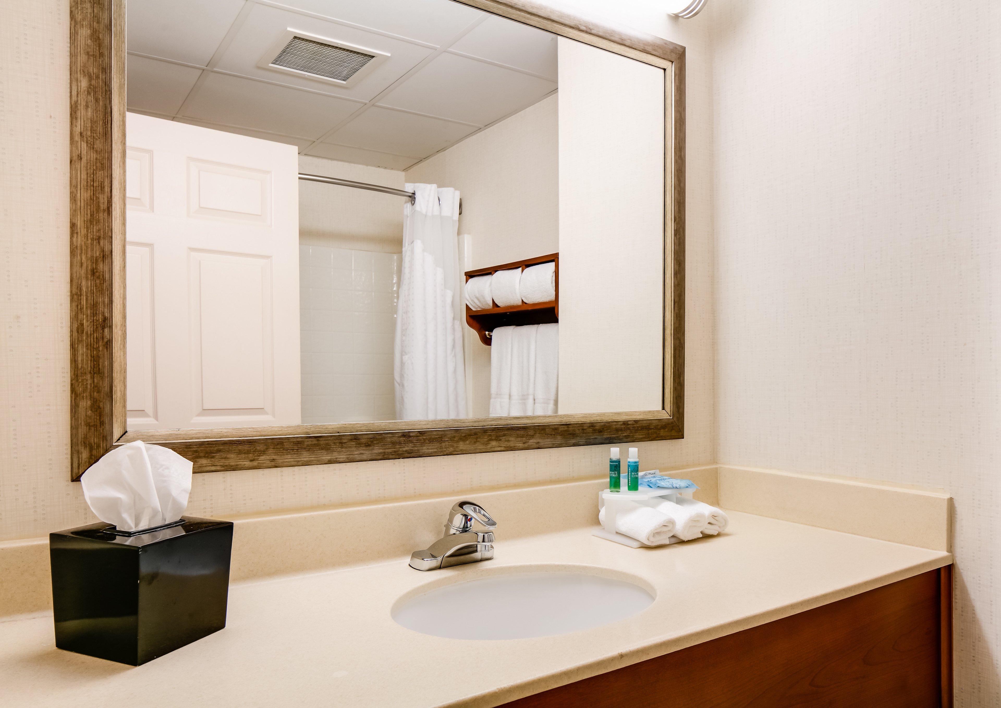 Holiday Inn Express Hotel & Suites Coralville By Ihg Zewnętrze zdjęcie