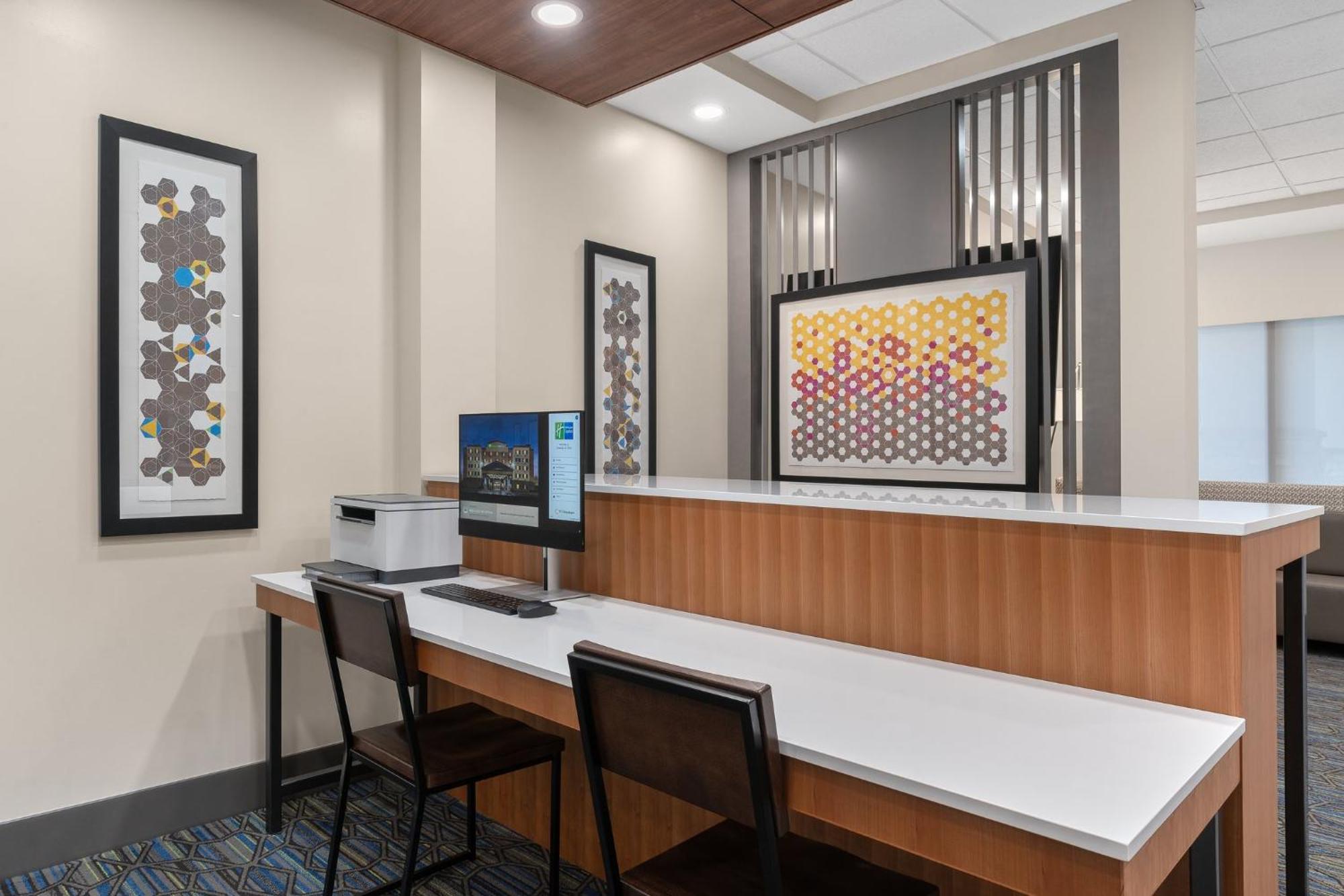 Holiday Inn Express Hotel & Suites Coralville By Ihg Zewnętrze zdjęcie
