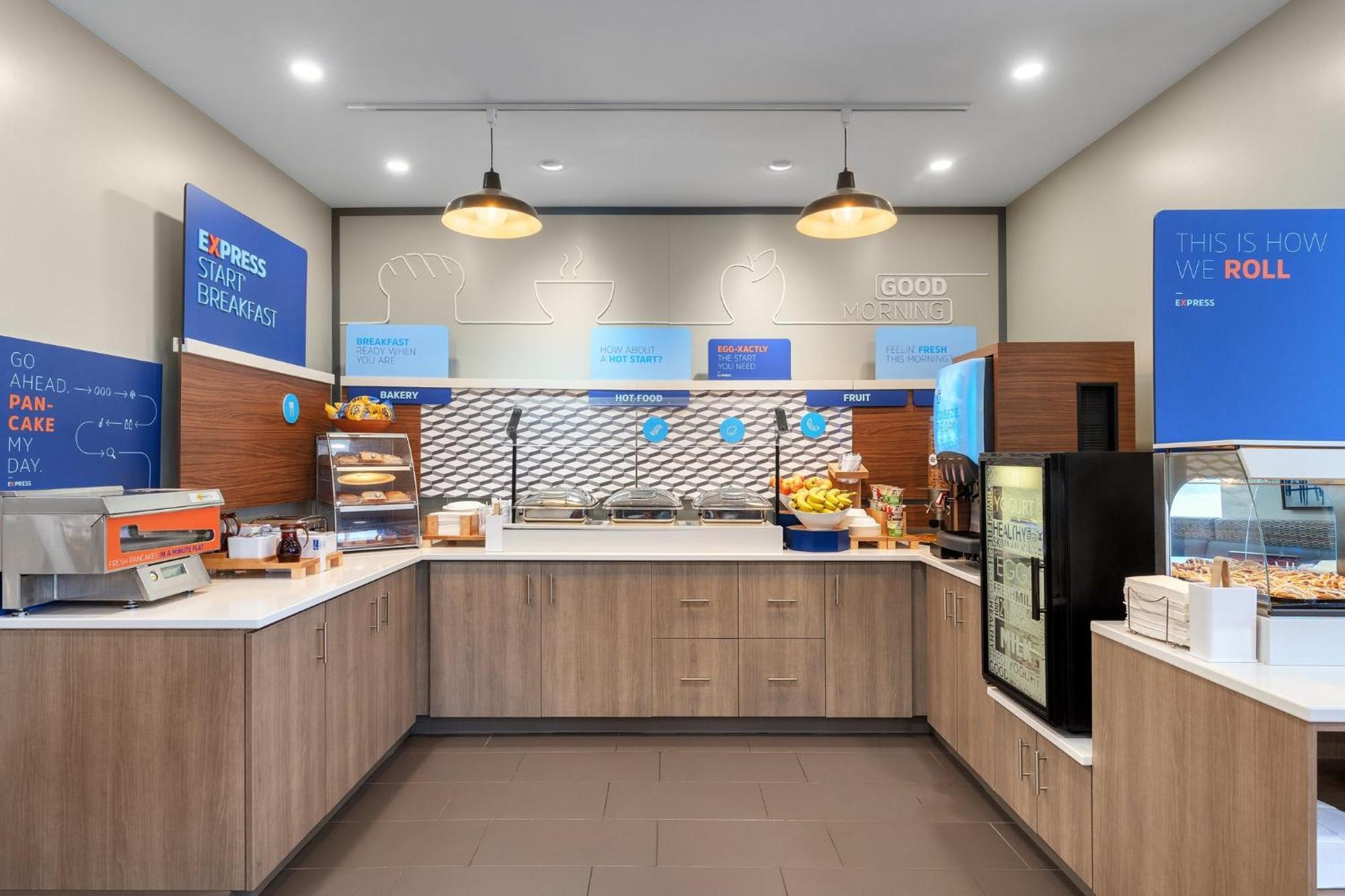 Holiday Inn Express Hotel & Suites Coralville By Ihg Zewnętrze zdjęcie