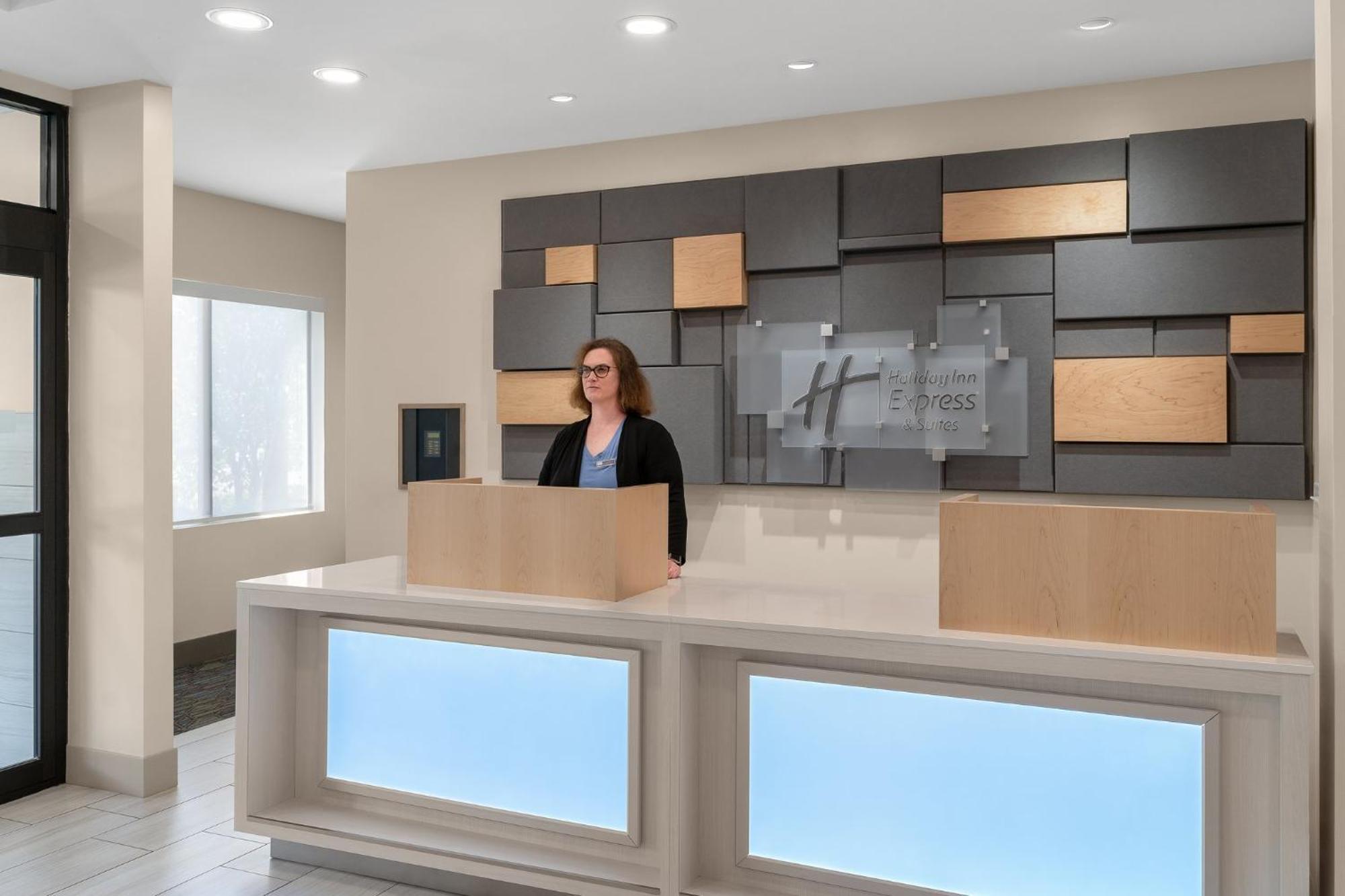 Holiday Inn Express Hotel & Suites Coralville By Ihg Zewnętrze zdjęcie
