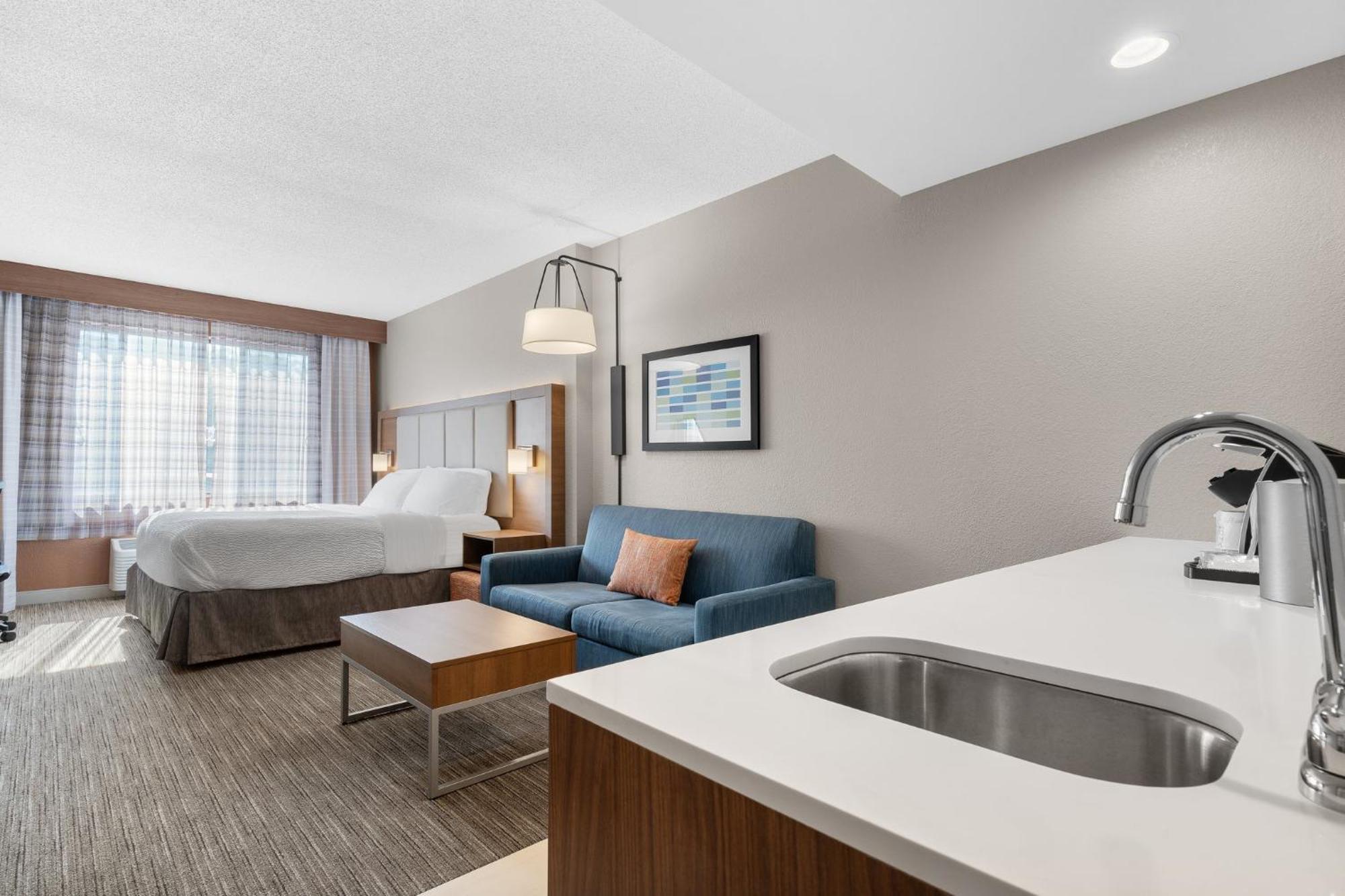 Holiday Inn Express Hotel & Suites Coralville By Ihg Zewnętrze zdjęcie