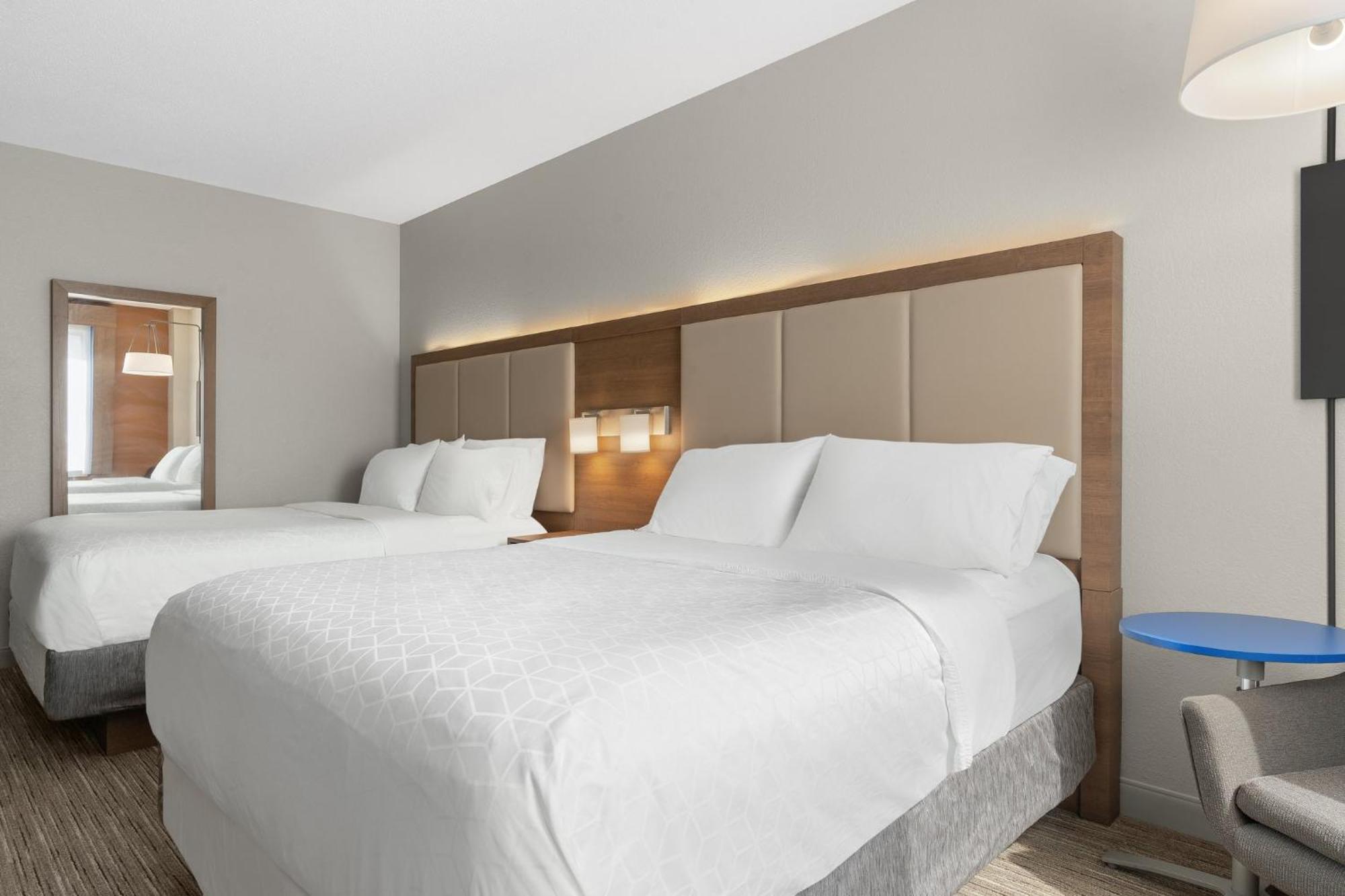 Holiday Inn Express Hotel & Suites Coralville By Ihg Zewnętrze zdjęcie