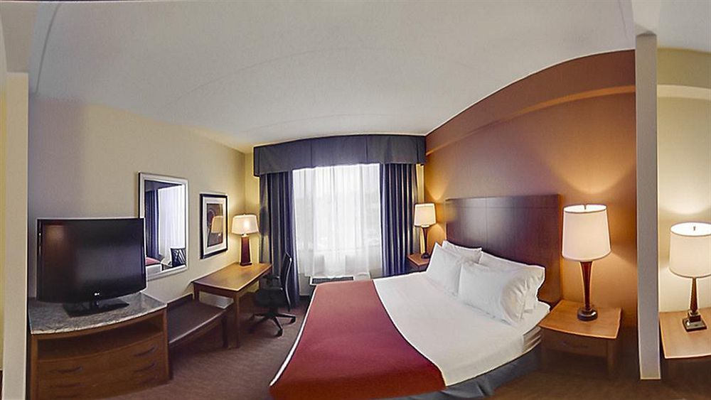 Holiday Inn Express Hotel & Suites Coralville, An Ihg Hotel Zewnętrze zdjęcie