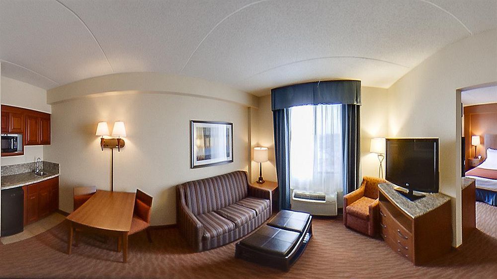 Holiday Inn Express Hotel & Suites Coralville By Ihg Zewnętrze zdjęcie